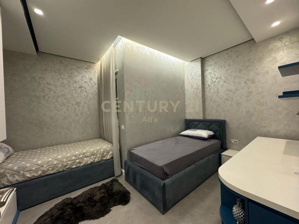 SHITET APARTAMENT 3+1+2 NE FRESK