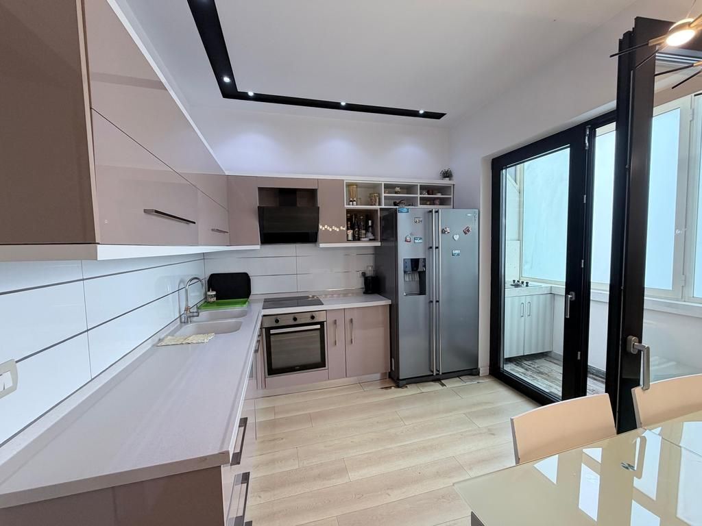 KAFE FLORA, SHESIM APARTAMENT 3+1