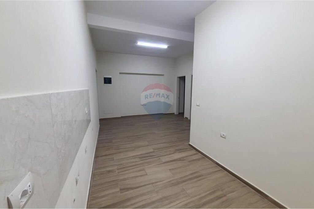 Apartament - Për Qira - Bulevardi Zogu I, Tiranë