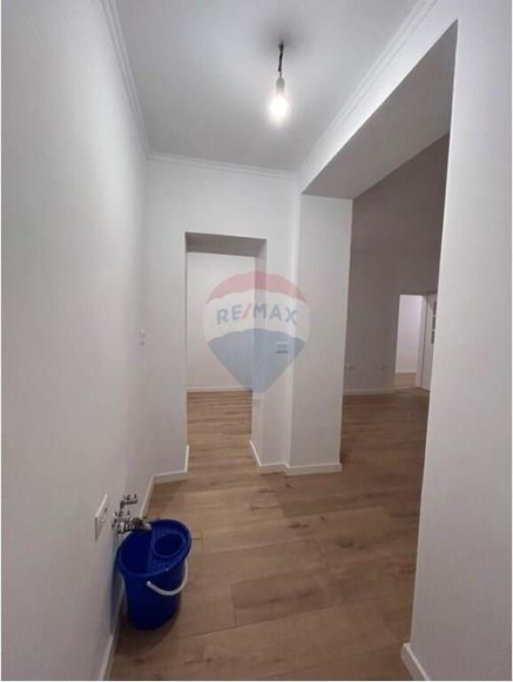 Apartament - Për Qira - Rruga e Durrësit, Tiranë