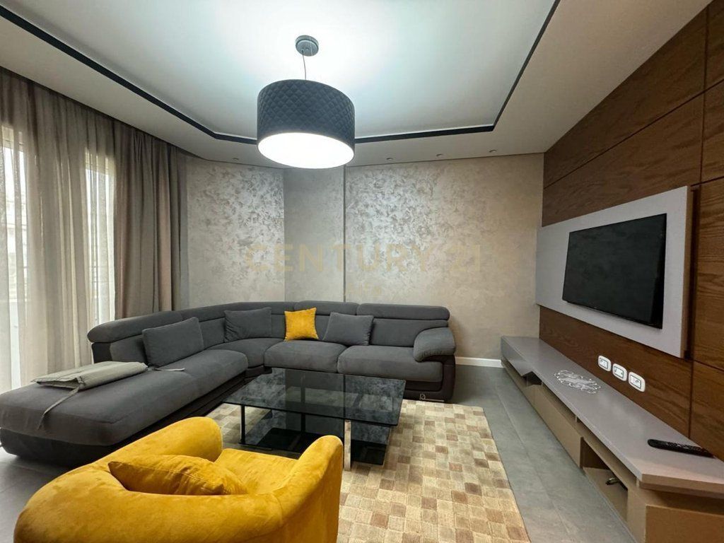 SHITET APARTAMENT 3+1+2 NE FRESK