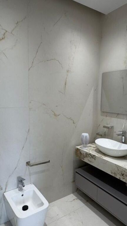 Ufficio &amp; Appartamento- In Affitto - Lago Secco, Tirana