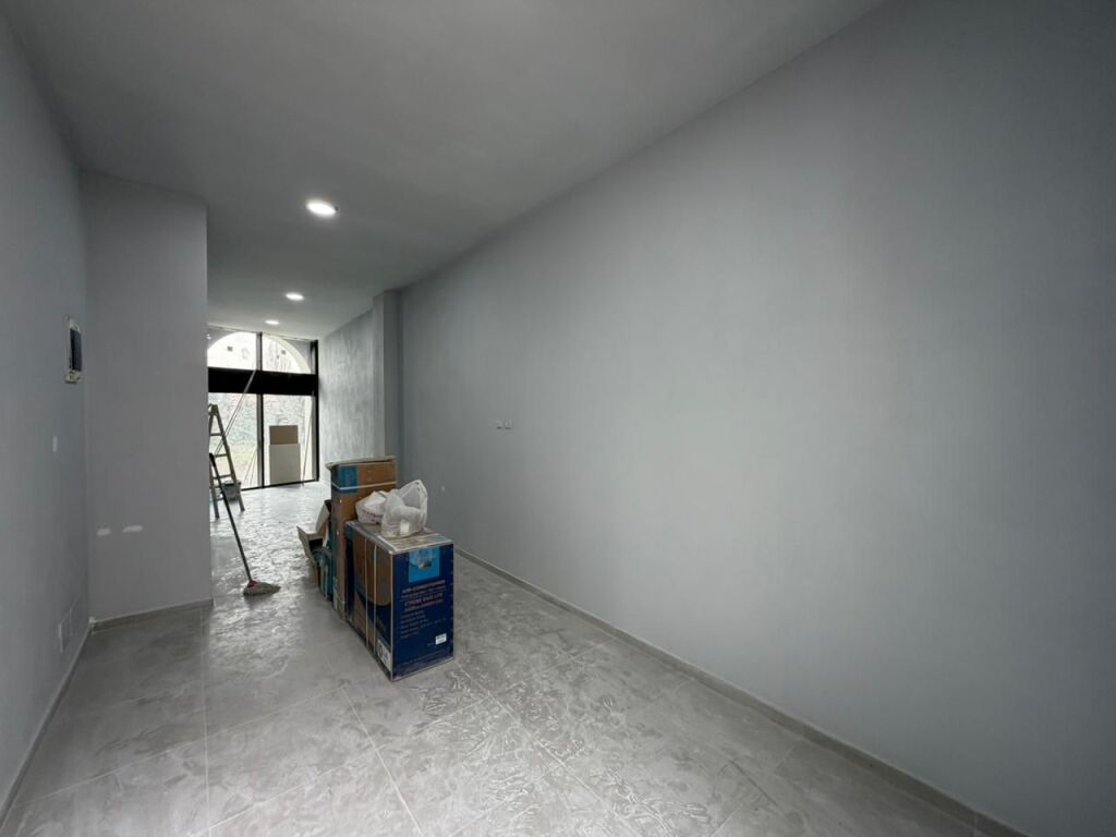 Ambient biznesi per qira tek River Residence ne Astir.