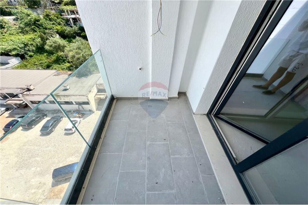 🏡 Studio Apartment for Sale – Lungomare, Vlorë