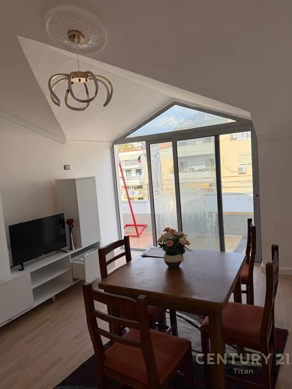 Shitet apartament 1+1 ne Fresk