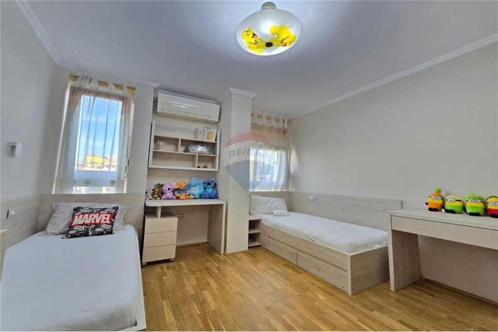 Apartament 2+1 me qera Pazari Ri