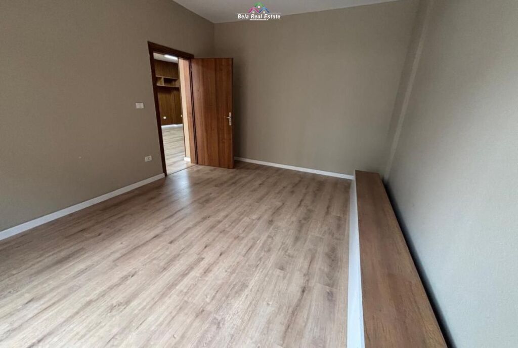 Zyre Me Qera tek Rruga e Kosovareve ( ID BZ2868) Tirane