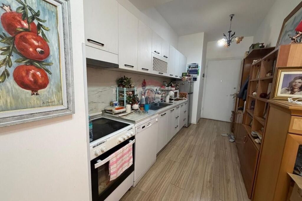 Shitet Apartament 2+1 tek Kompleksi Mangalem