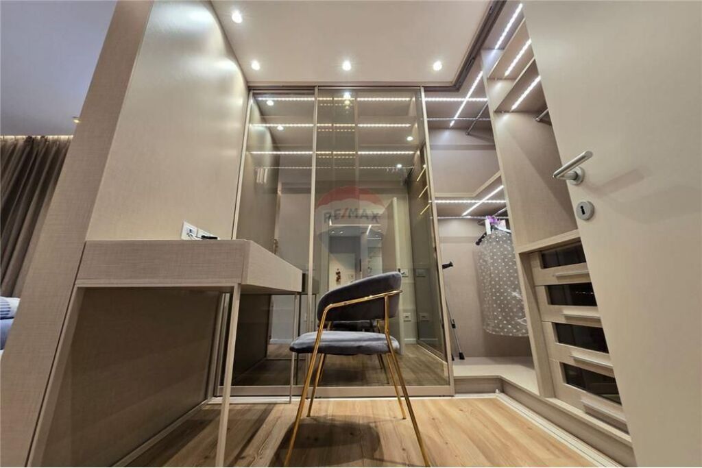 Apartament 2+1 me qera Pazari Ri