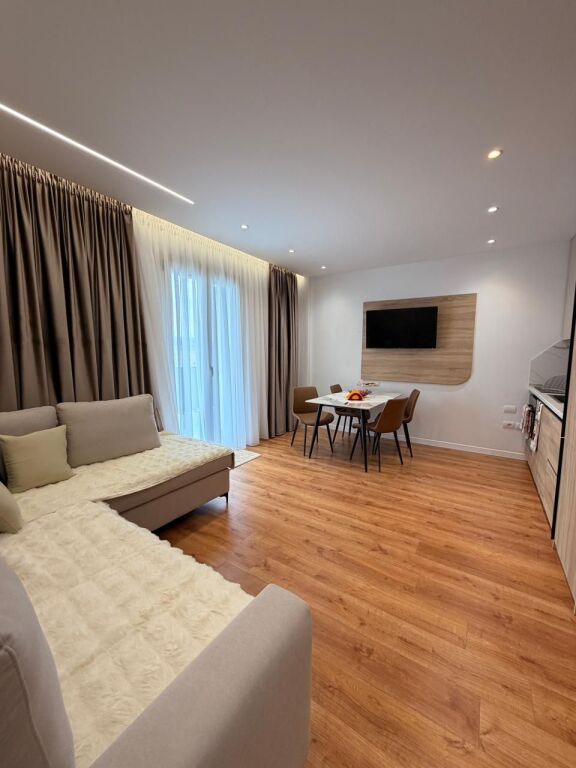 APARTAMENT 1+1 BALLKON -PËR QIRA 🏡