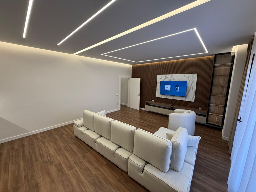 🏡 Affittasi appartamento 2+1+2 + 2 posti auto 📍 Selitë – Kodra e Diellit, una delle zone più tranquille ed esclusive di Tirana