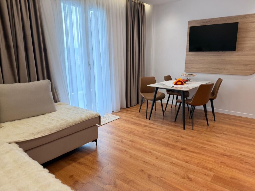 APARTAMENT 1+1 BALLKON -PËR QIRA 🏡