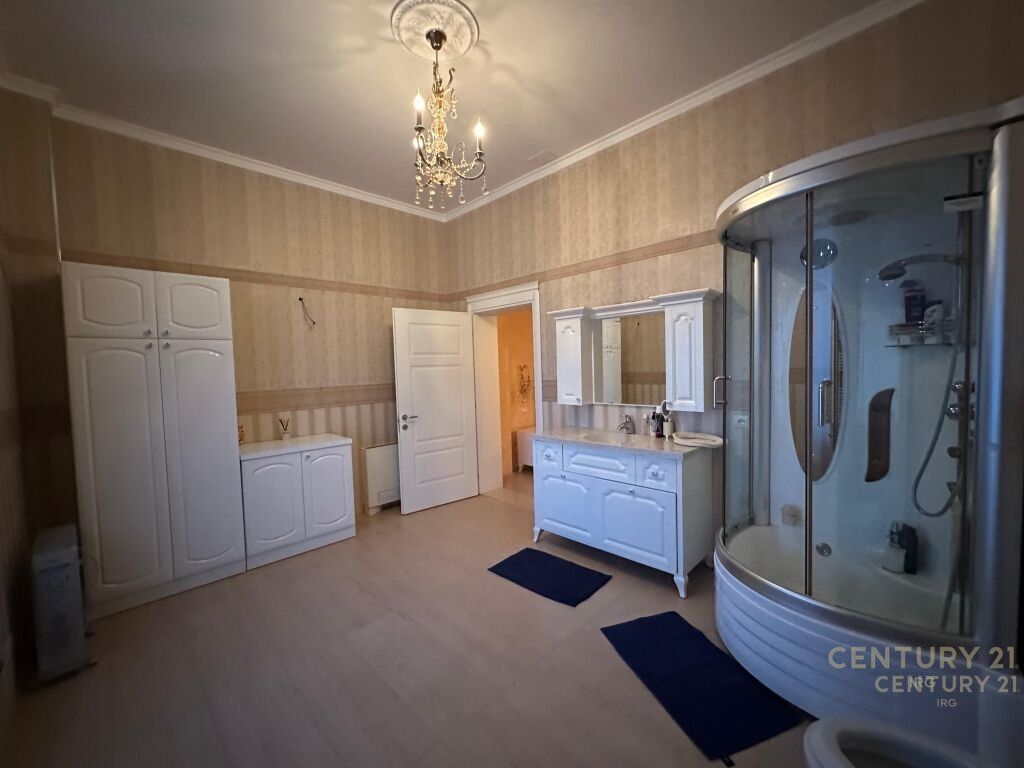 Unique villa for sale in the Qetesia Residence, Qerret!