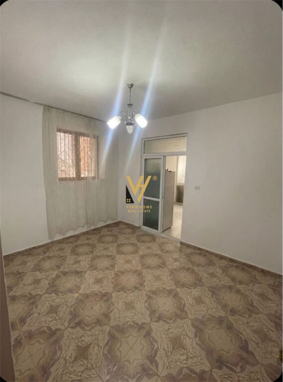 SHITET APARTAMENT 2+1+GARSONIERE TE RR.DURRESIT 200.000 EURO