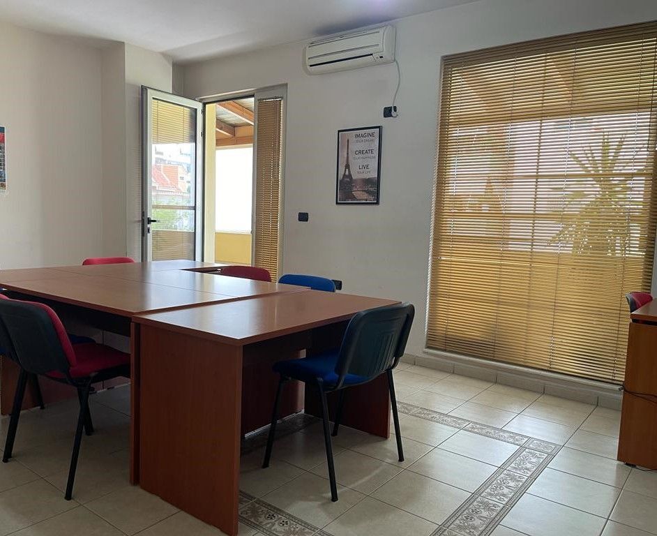 🏢 Zyrë me Qira në Don Bosko