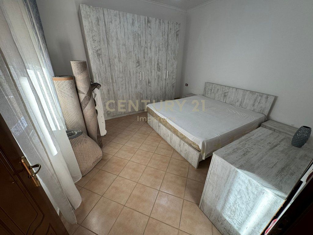EKSKLUZIVE , Vilë 2-katëshe për shitje – Mundësi ideale banimi dhe investimi