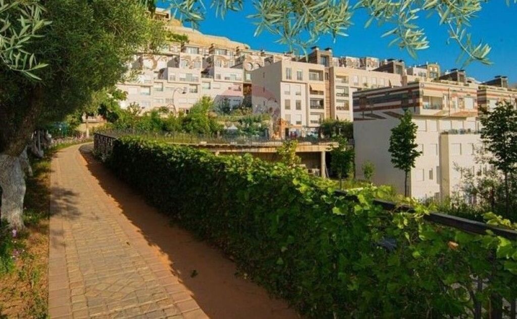 Tripleks - Për Shitje - Kodra e Diellit, Tiranë(ID: 530581010-79)