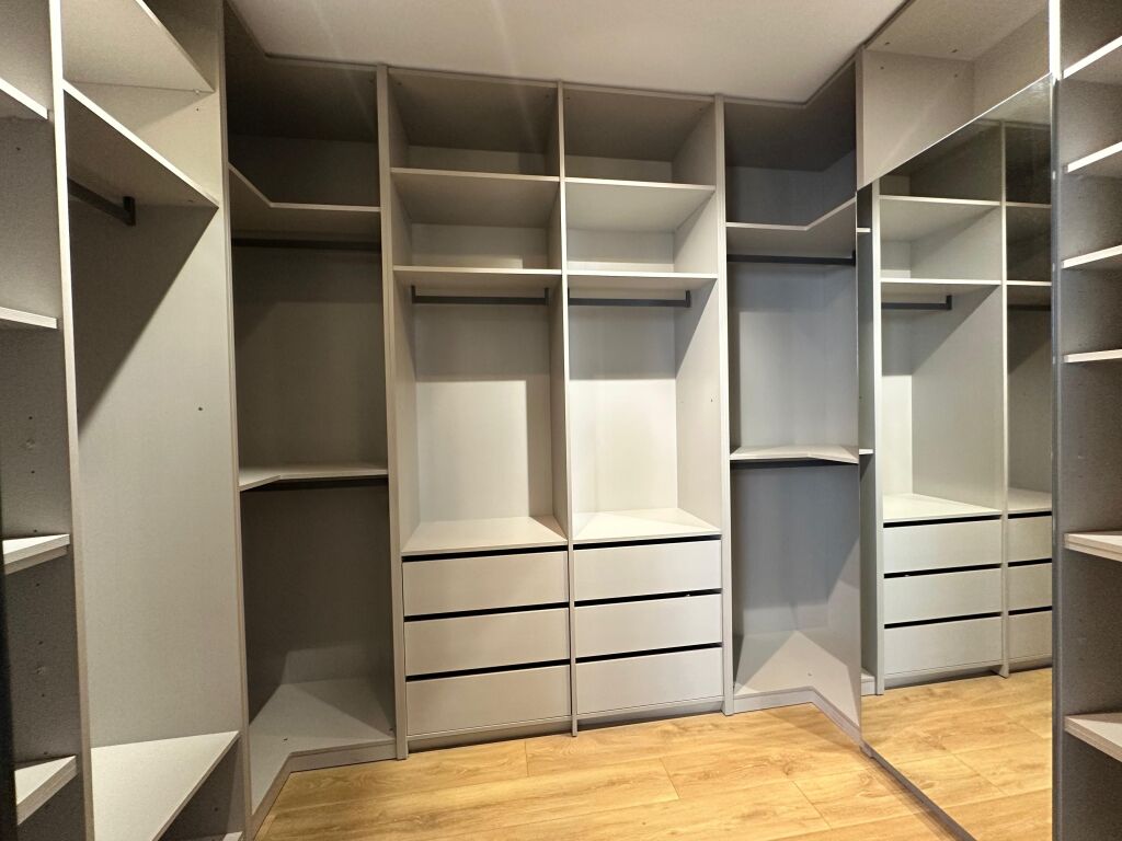 Apartament me qira vjetore , Kopshti Zoologjik
