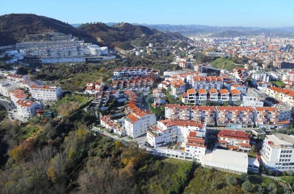 SHITET, DUPLEX, KODRA E DIELLIT, TIRANE ID: 530581010-68