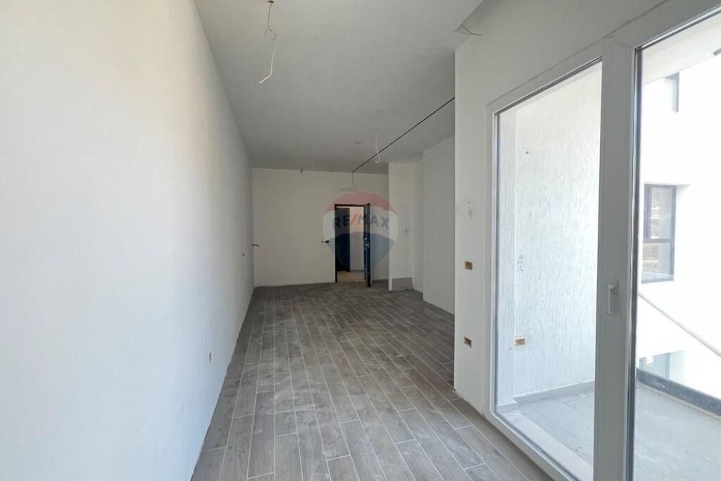 🏡 Studio Apartment for Sale – Lungomare, Vlorë