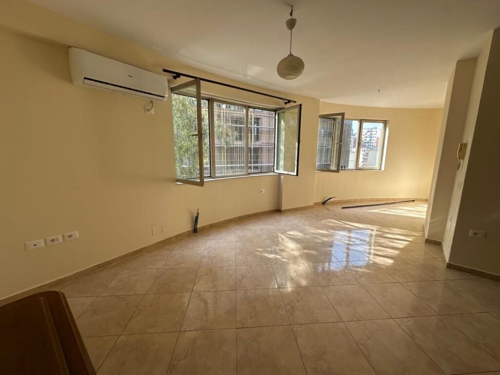 🏢Selvia, near Hotel Black Diamond, apartment 2+1+2 for rent, partially furnished 70,000 Leke