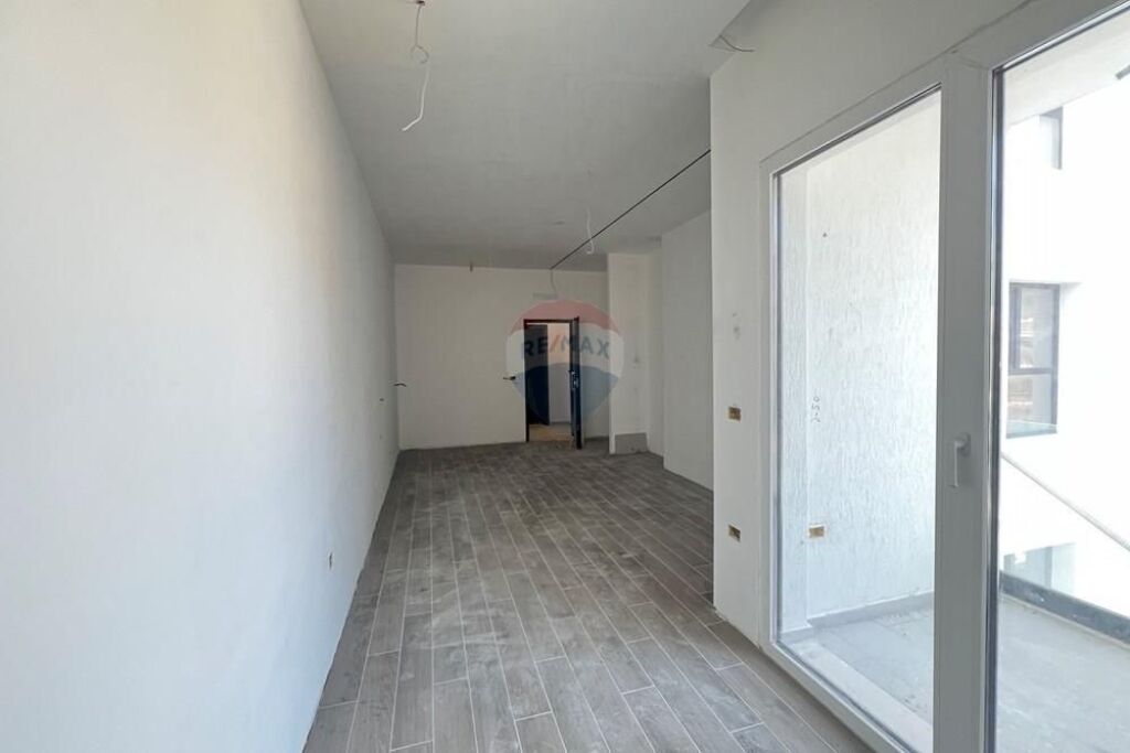 🏡 Studio Apartment for Sale – Lungomare, Vlorë
