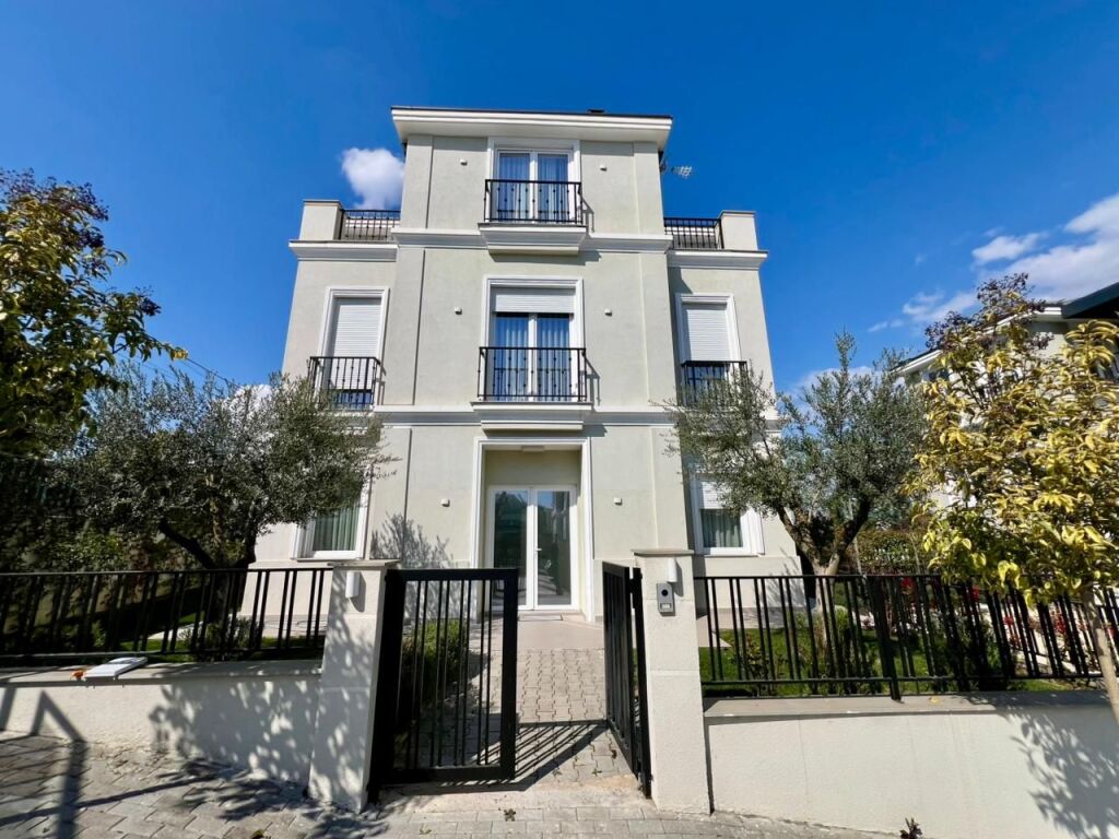 Affittasi villa su 3 piani, “Residenza Vilat Lule”, Mjull Bathore