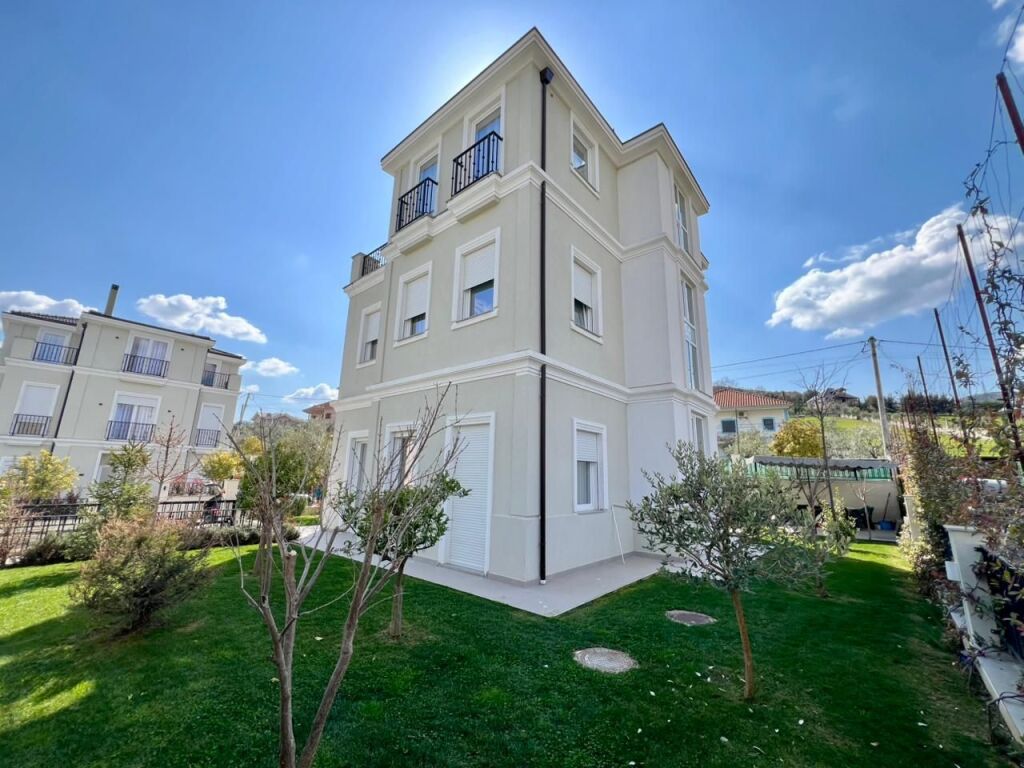 Affittasi villa su 3 piani, “Residenza Vilat Lule”, Mjull Bathore