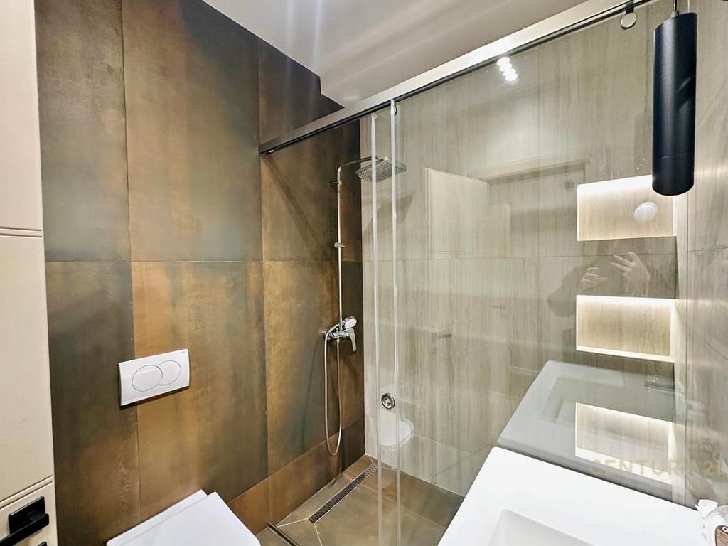 Apartament 2+1+2 per shitje te Tirana Garden Building