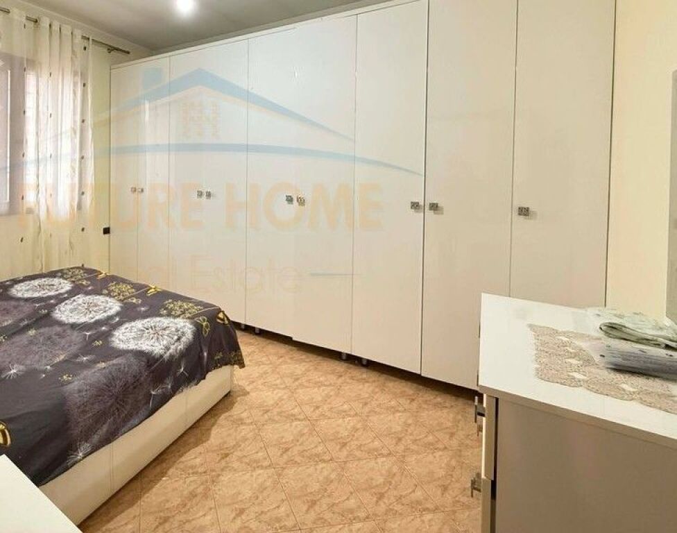 Qera, Shtëpi Private 2+1 + 2 Vende Parkimi, Rruga “Ferhat Draga”, Laprakë