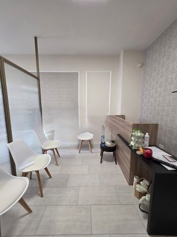 ATTIVITÀ DERMO-ESTETICA IN VENDITA DIETRO IL COMPLESSO SQUARE 21 10,000 €