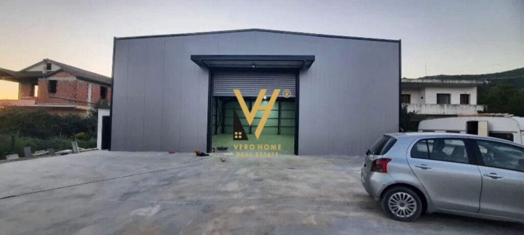 JEPET KAPANON 650 M2 ME QIRA TE RRUGA E ARBRIT, TUFINE 1.800 EURO