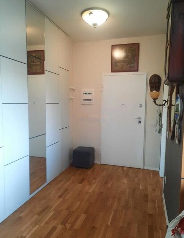 🏡 Apartament 1+1 me Qira – RRUGA E BARRIKADAVE – QENDËR, TIRANË! 1,000 € /Muaj