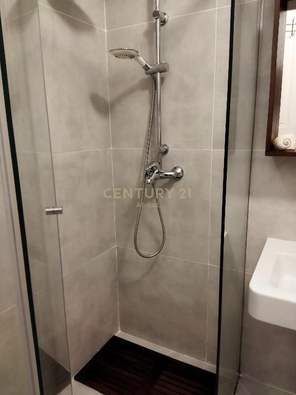 APARTAMENT 1+1 ME QIRA TEK TREGU ELEKTRIK