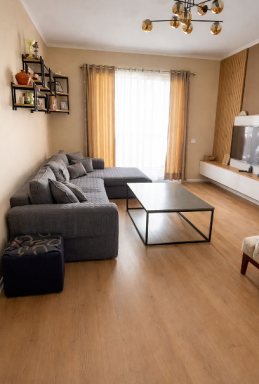🏡 Jepet me Qira Apartament 3+1+2 – Grand Gallery   