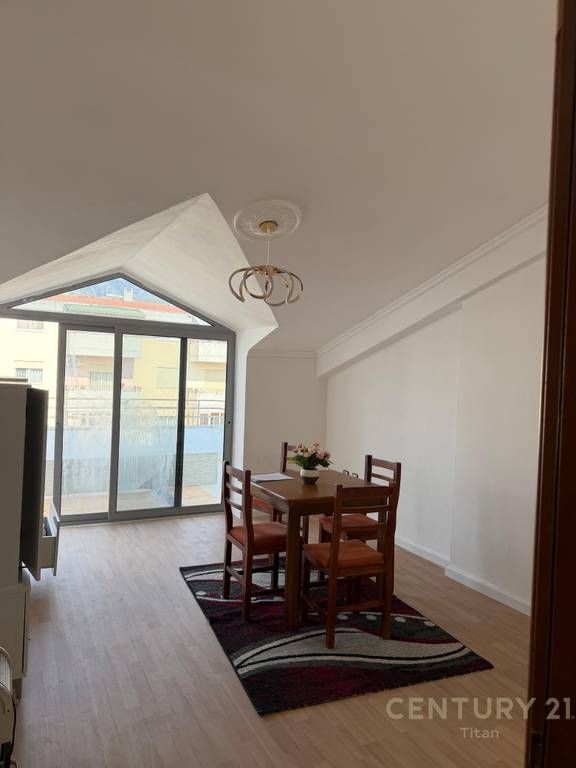 Shitet apartament 1+1 ne Fresk