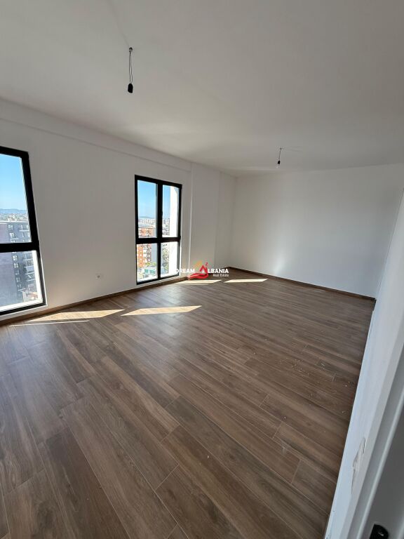 Jepet Ambient Biznesi me Qera Tek Kompleks Arlis ( ID 42611413 )