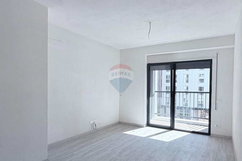 Apartament - Për Qira - Bulevardi i Ri, Tiranë