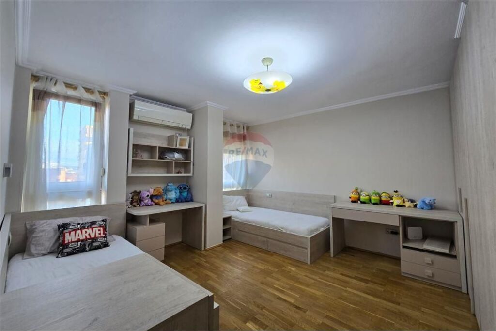 Apartament 2+1 me qera Pazari Ri