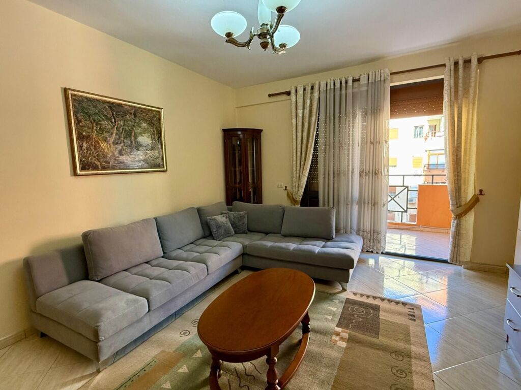 Apartament 1+1 me qera Komuna e Parisit
