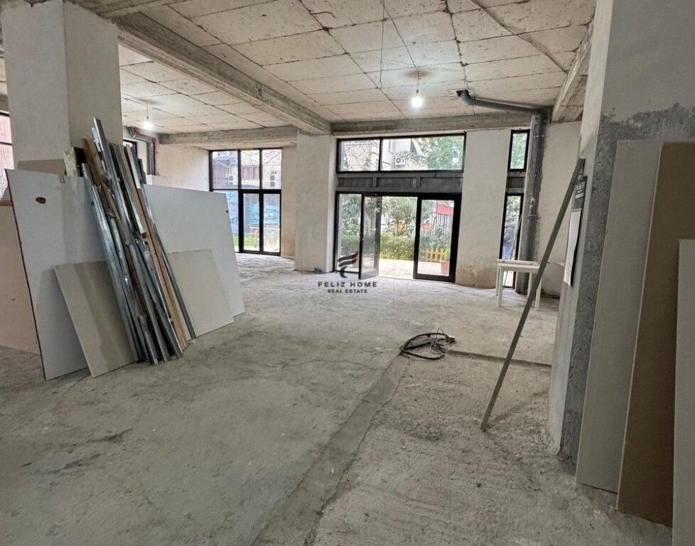 UFFICIO IN AFFITTO 210 M2 AFFITTO 1.400 EURO FH-64646