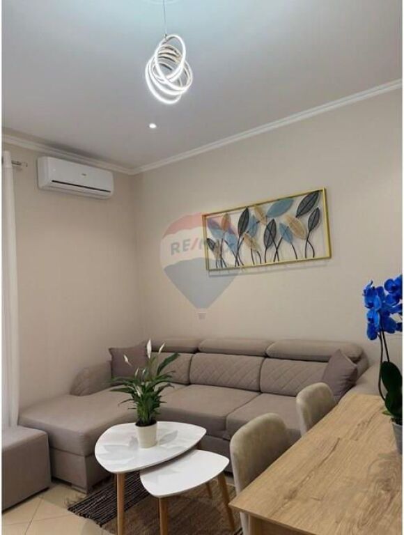 Apartament 1+1 per qira tek Ruga e Kavajes!