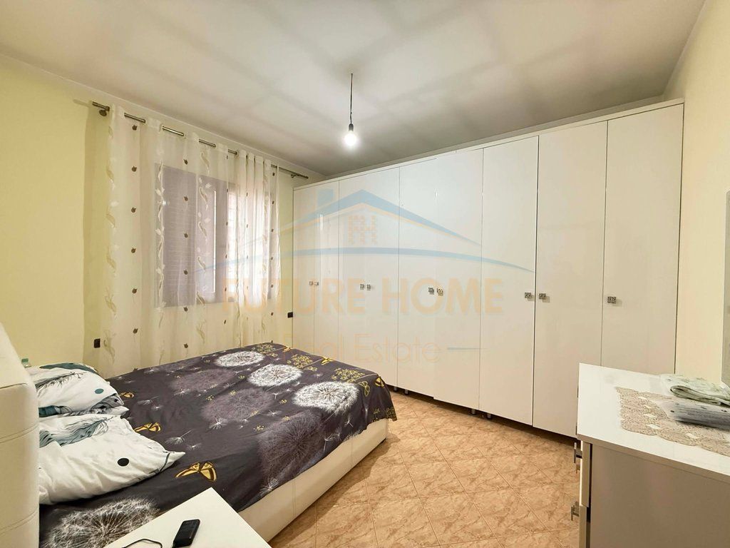 Qera Shtepi Private 1 katshe me oborr, 450€