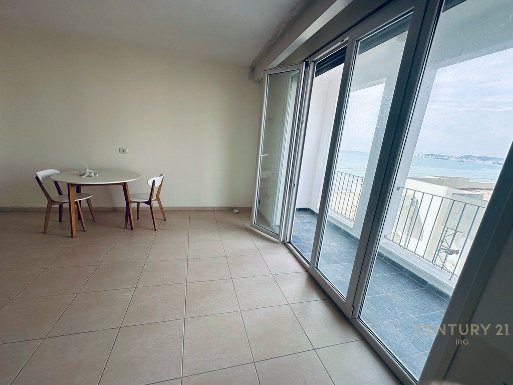 Apartament 2 + 1 për shitje tek Shkëmbi i Kavajës