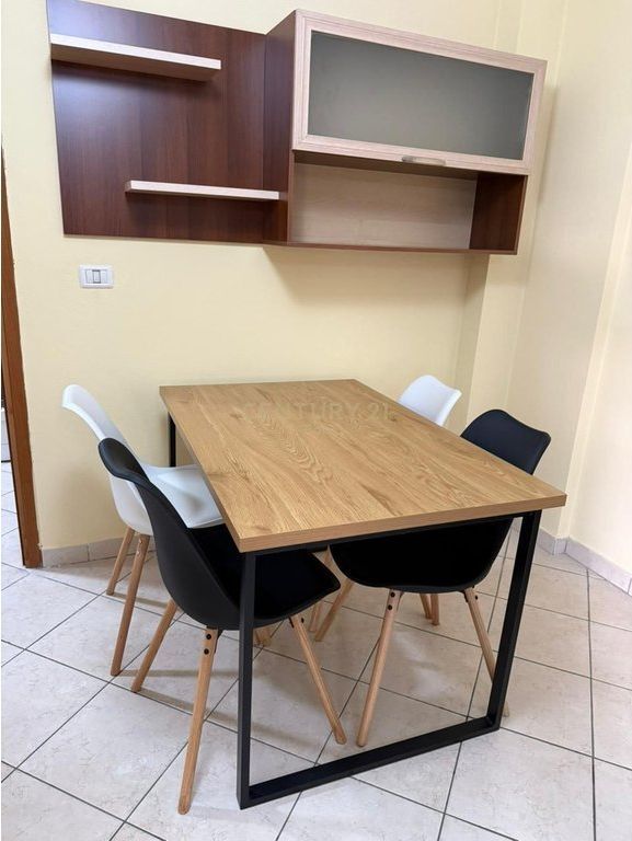 Shitet Apartament 1+1 – Shkëmbi i Kavajës | Vijë e Parë Deti