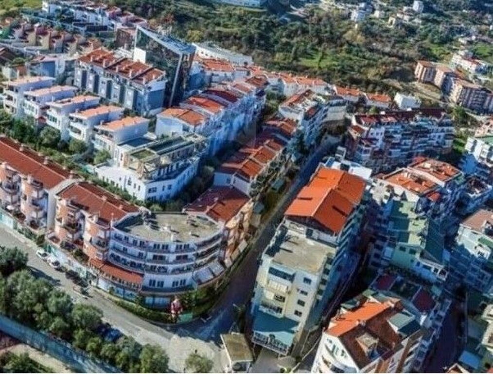 Vilë - Për Shitje - Kodra e Diellit, Tiranë(ID: 530581010-69)