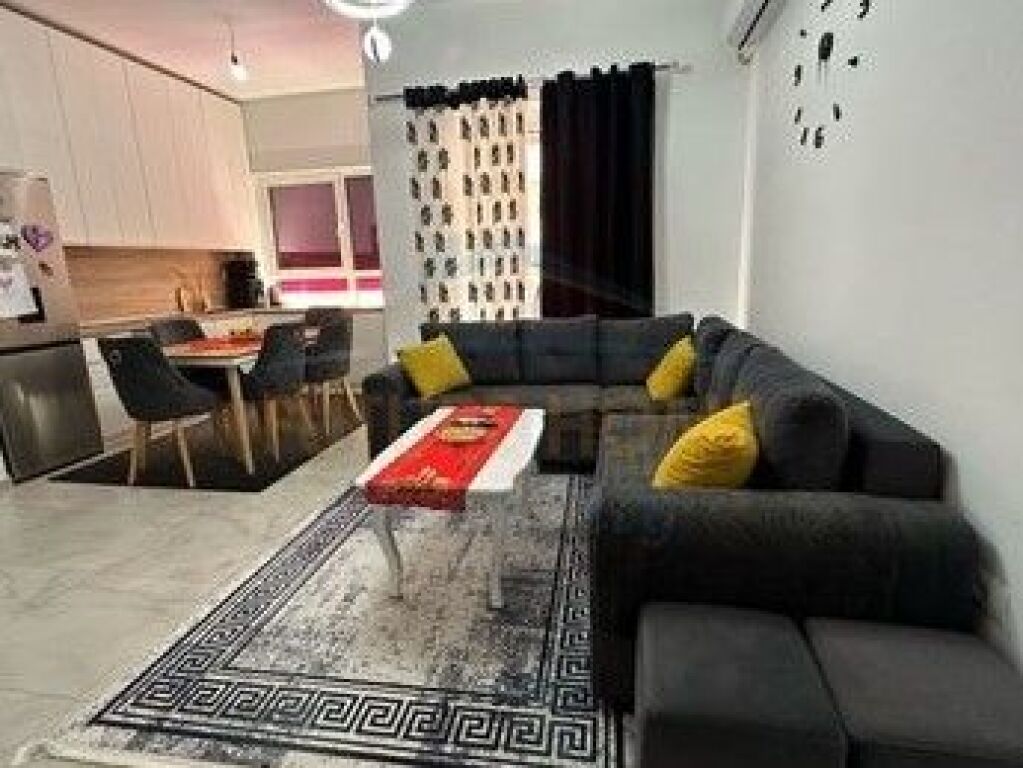 In vendita, Appartamento 2+1, Complesso Mangalem, Tirana.