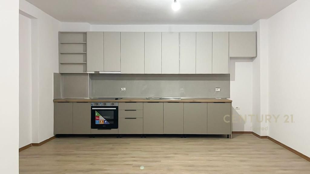 Apartament 2+1+2 Ne Rrugen 5 Maji per Qira. 400 € /Muaj