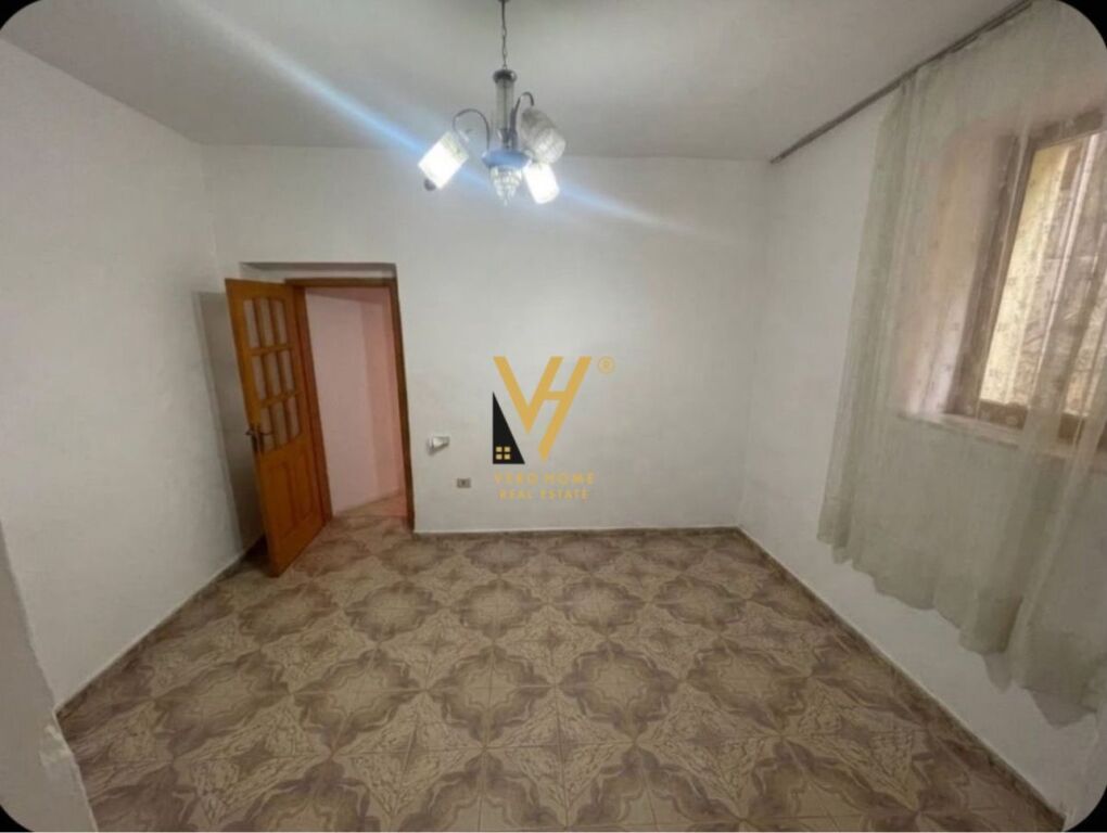 SHITET APARTAMENT 2+1+GARSONIERE TE RR.DURRESIT 200.000 EURO
