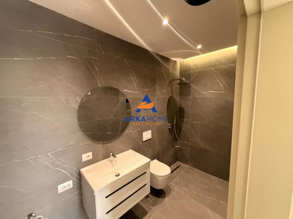 JEPET ME QERA APARTAMENT 2+1+2+BALLKON "TE ZOGU I ZI" 900 EURO